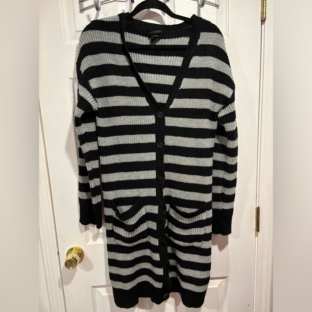 HOT TOPIC - LONG KNIT CARDIGAN